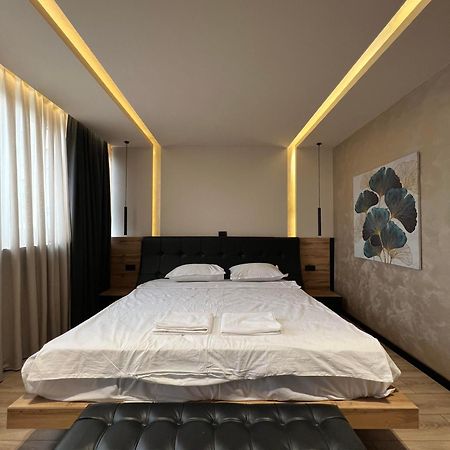 Zet Apartments - Bedroom & Bathroom Pristina Exterior foto