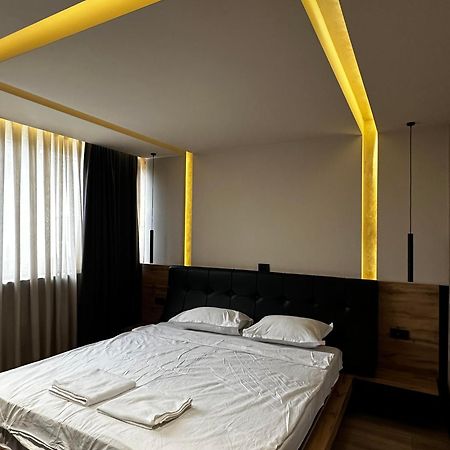 Zet Apartments - Bedroom & Bathroom Pristina Exterior foto