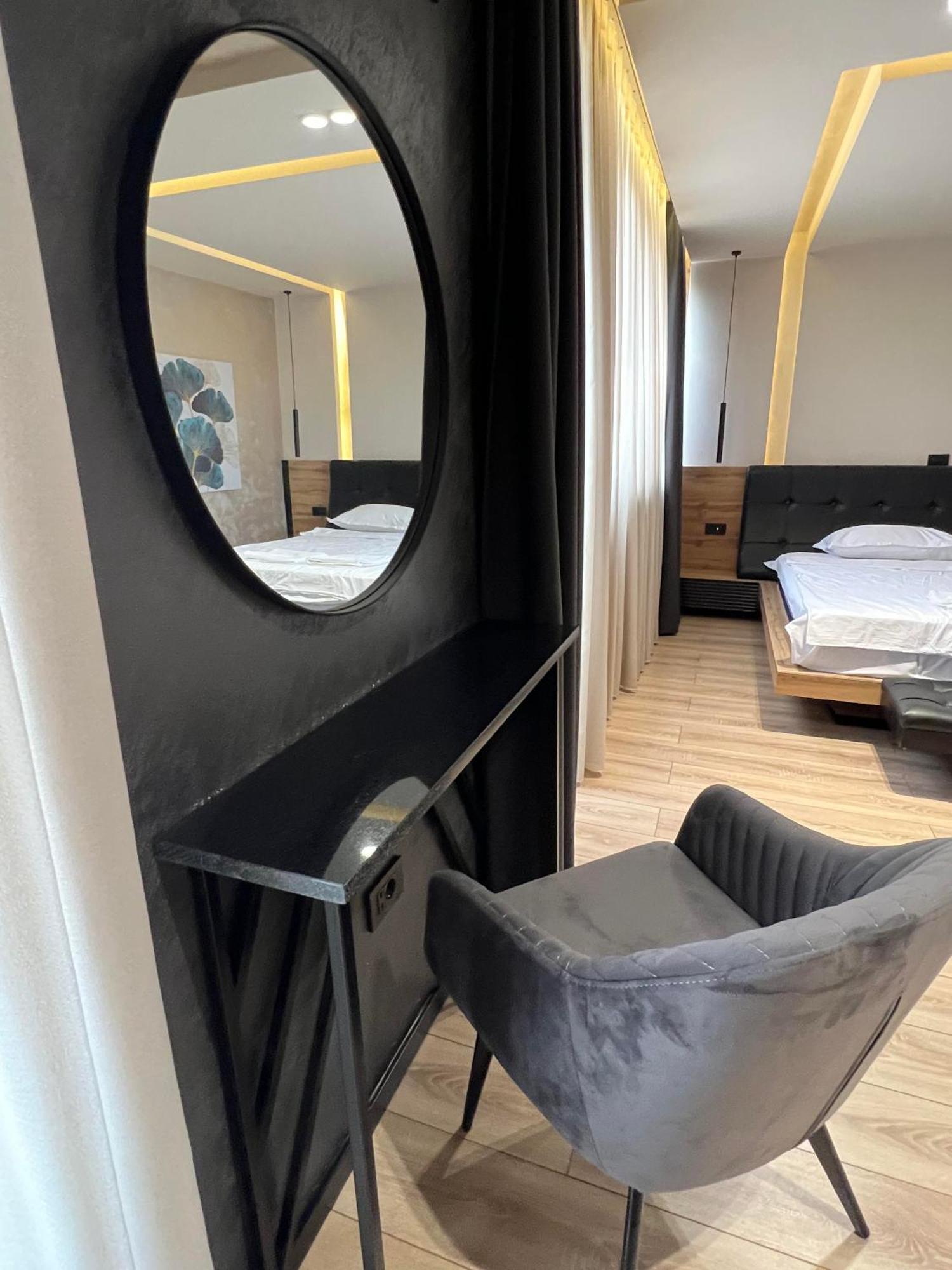Zet Apartments - Bedroom & Bathroom Pristina Exterior foto