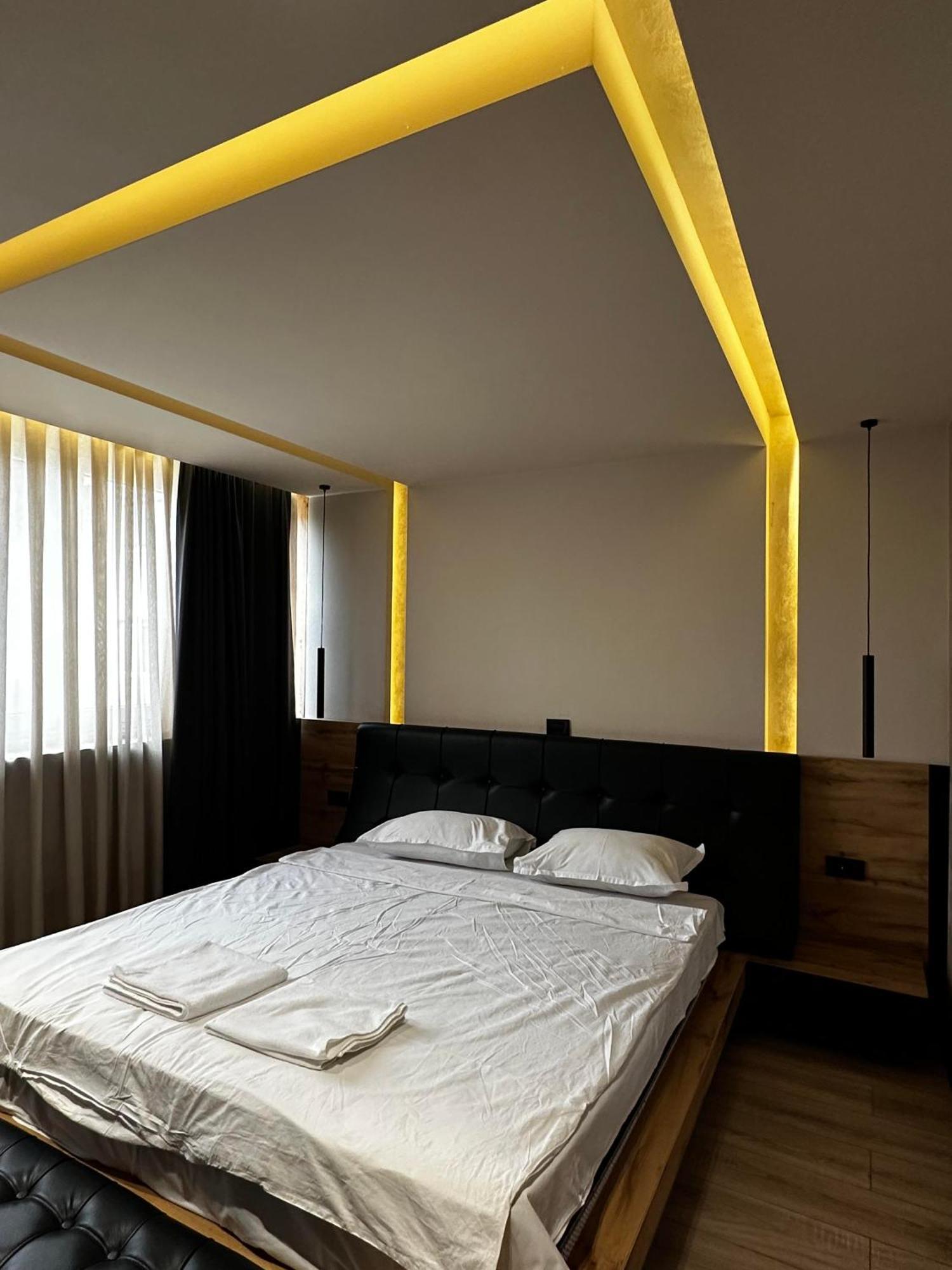 Zet Apartments - Bedroom & Bathroom Pristina Exterior foto